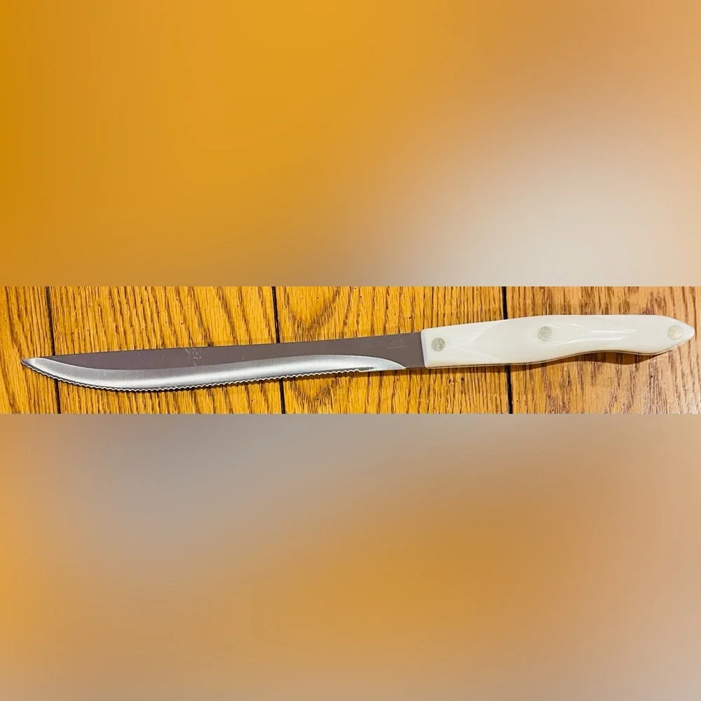 CUTCO 1723-9 inch Carver Serrated Blade, Pearl Handle